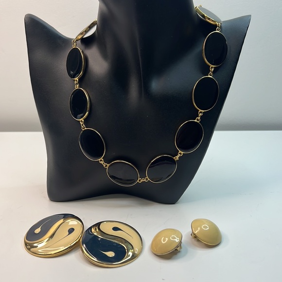 Vintage Cream Black Two Sided Necklace with Clip and Pierced Earrings Lot - Picture 7 of 16